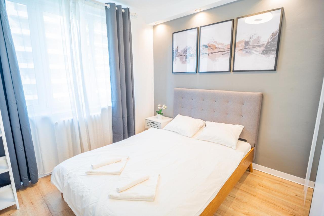 Spacious Newly Renovated 2Br Apartments With Balcony Bucharest Exterior photo