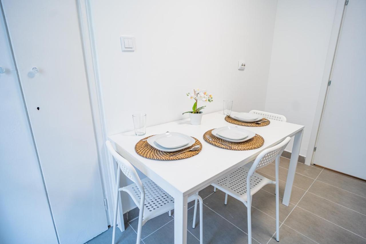 Spacious Newly Renovated 2Br Apartments With Balcony Bucharest Exterior photo